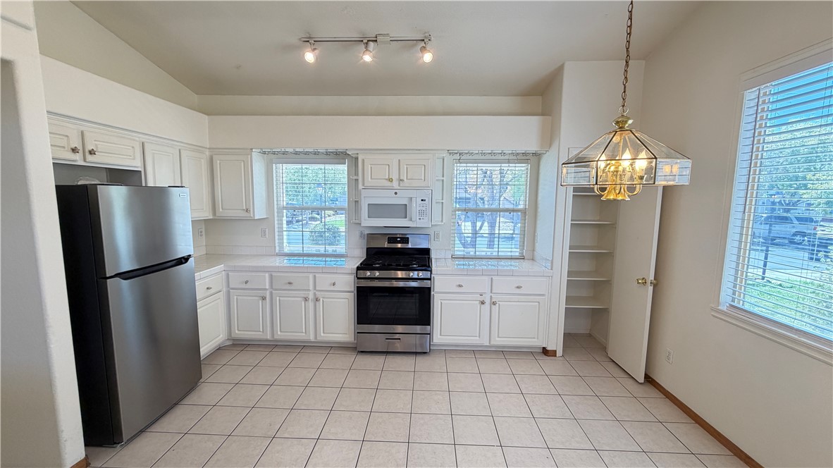 1396 Lamplight Village Lane Property Photo 5