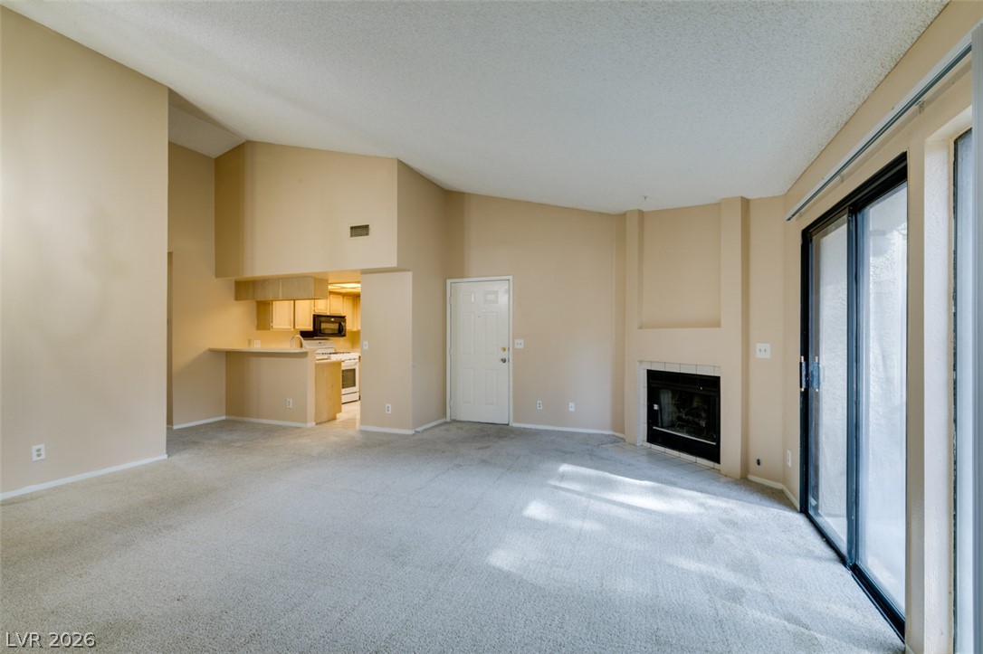 940 North Sloan Lane 203 Property Photo 14