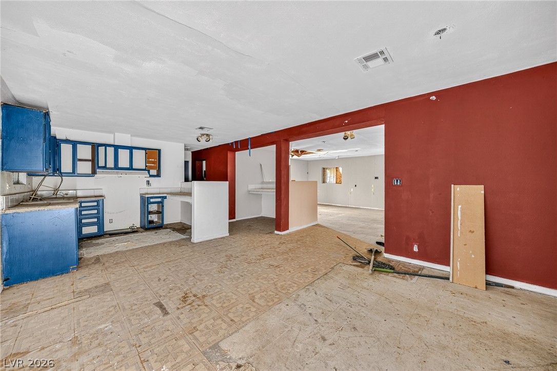 1611 West Irons Street Property Photo 24