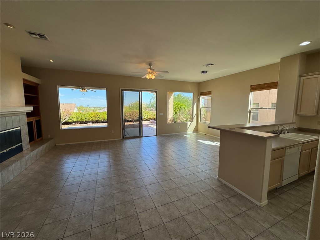 1854 Mountain Ranch Avenue Property Photo 4