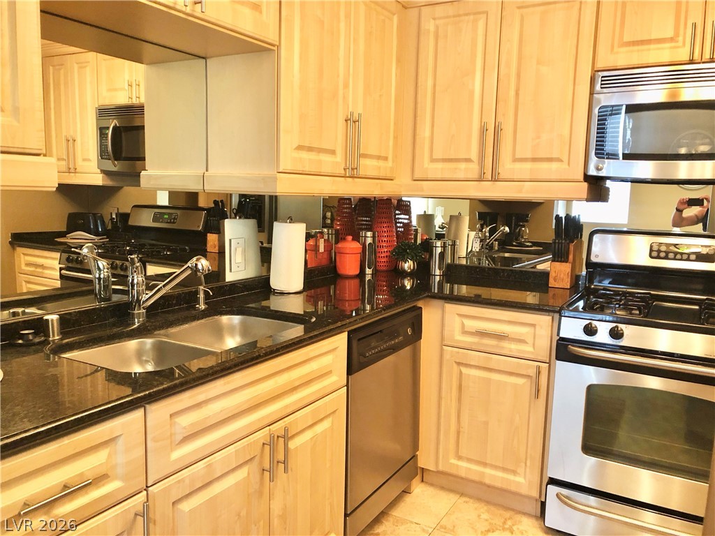 270 Flamingo Road 120 Property Photo 9