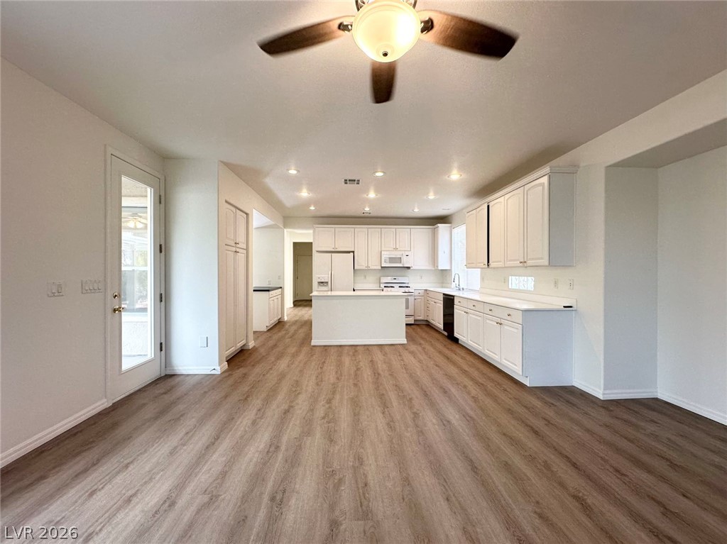 4684 Riva De Romanza Street Property Photo 10
