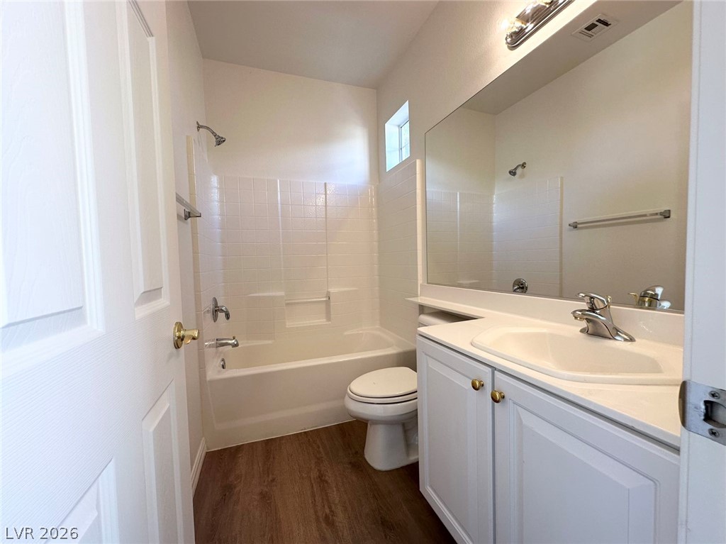 4684 Riva De Romanza Street Property Photo 14