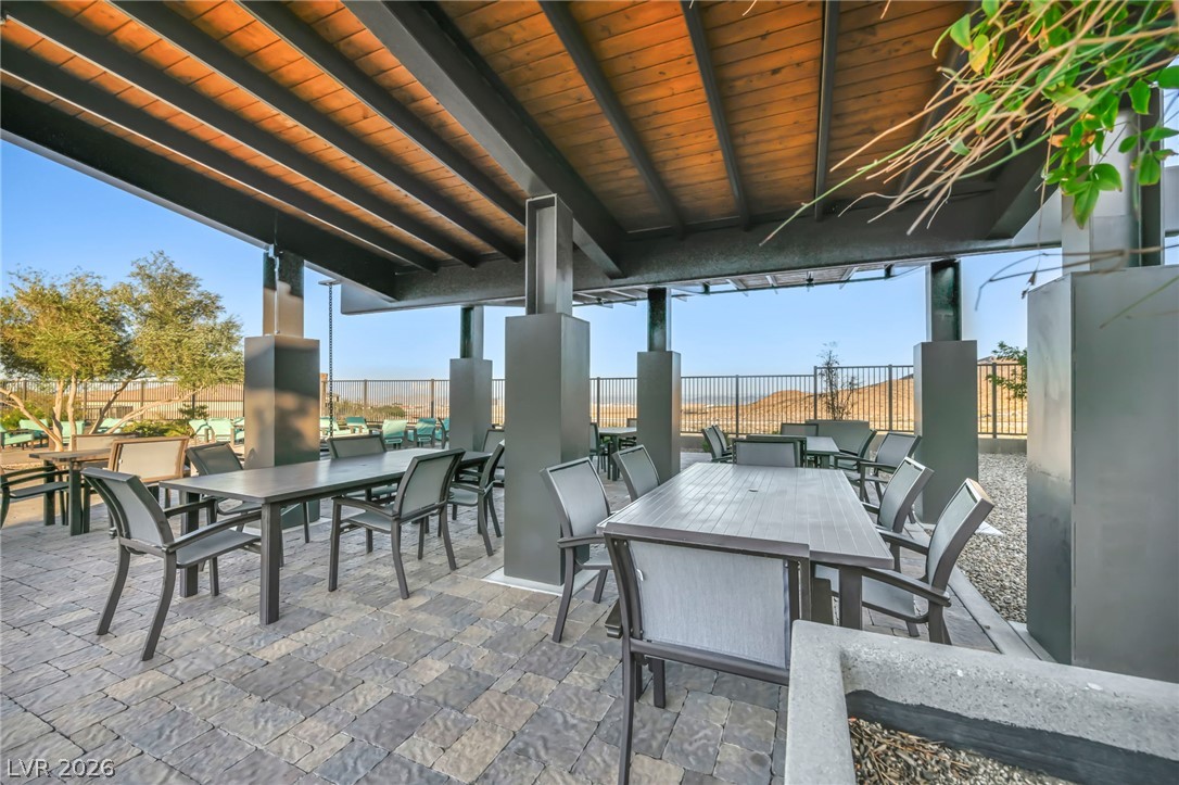 12390 Tudor Arch Drive Property Photo 28