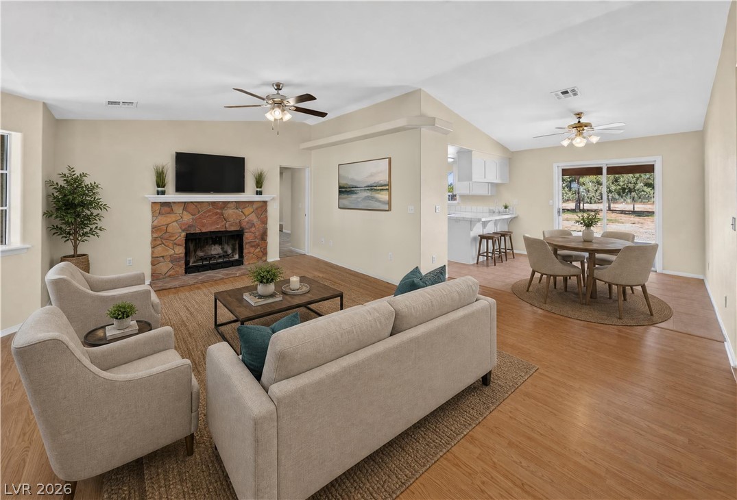 3430 East Navajo Boulevard Property Photo 5