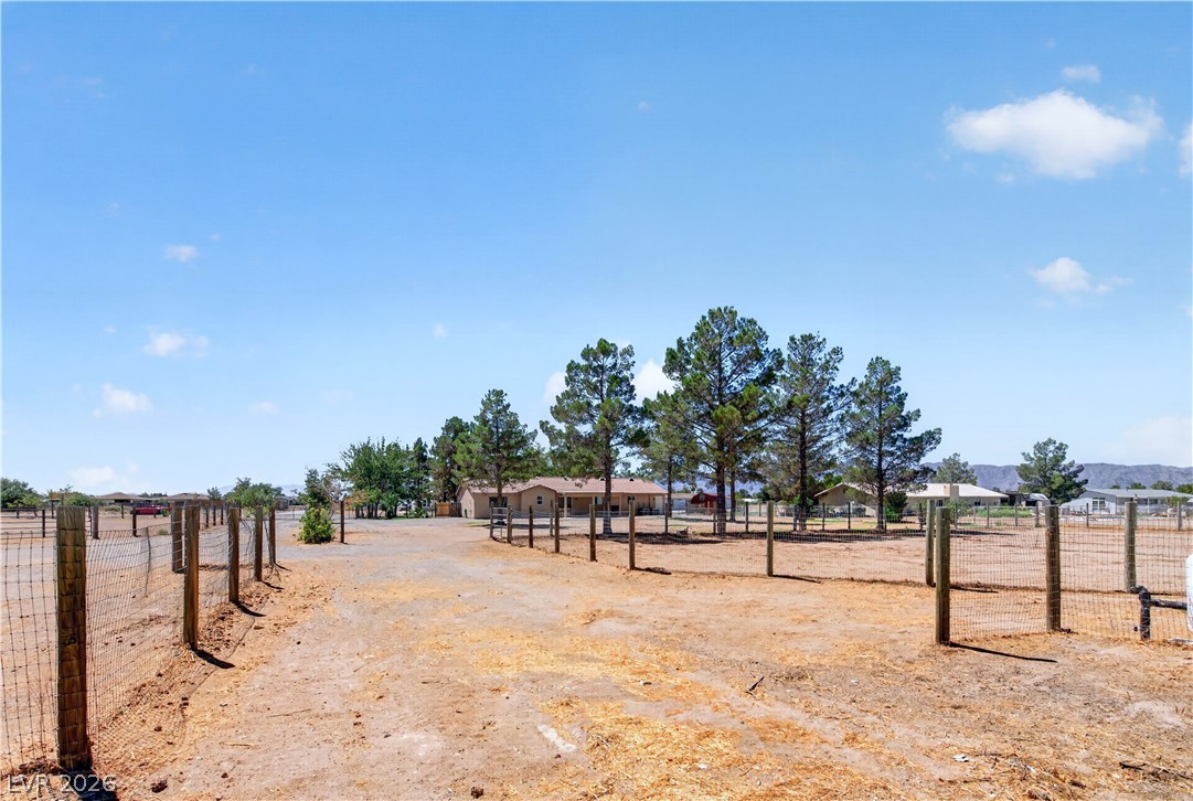 3430 East Navajo Boulevard Property Photo 26
