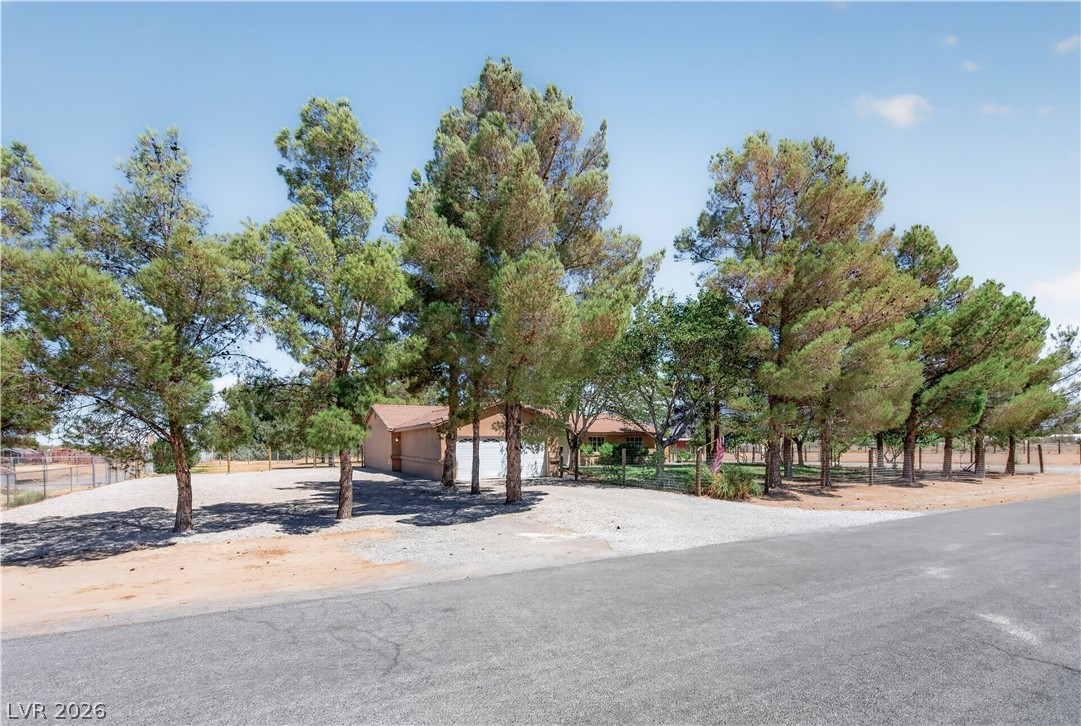 3430 East Navajo Boulevard Property Photo 35
