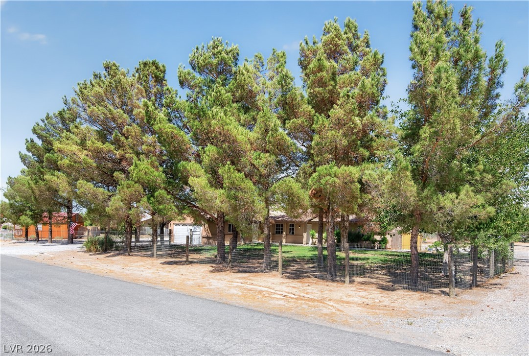 3430 East Navajo Boulevard Property Photo 36