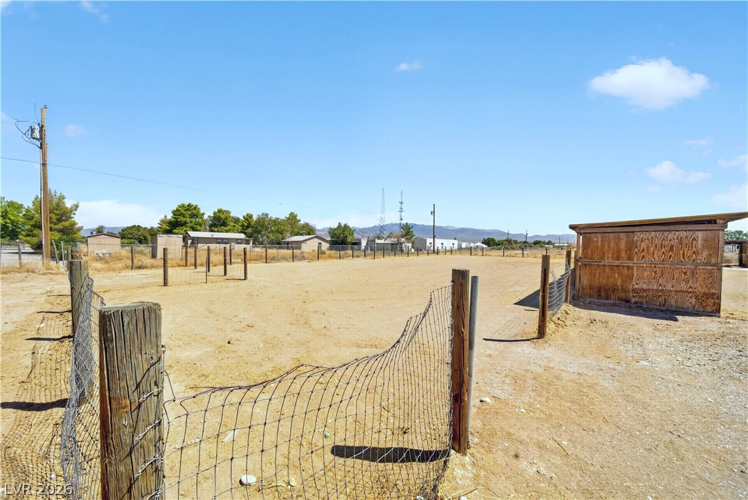 3430 East Navajo Boulevard Property Photo 42