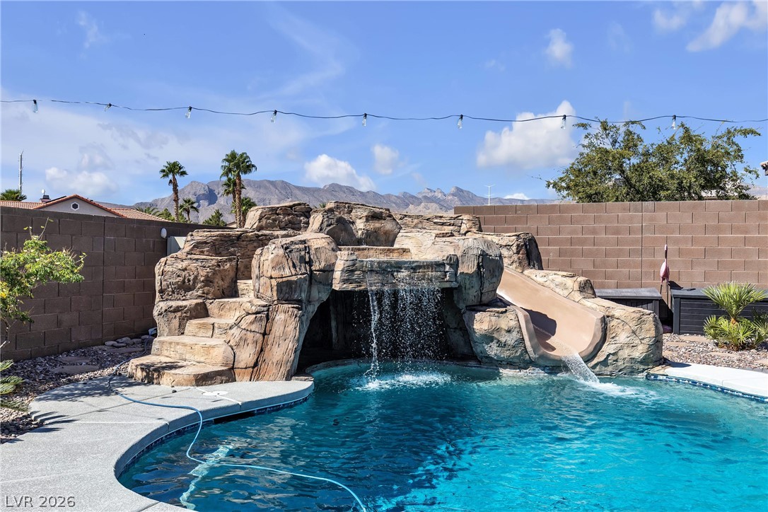 9511 Star Vista Court Property Photo 2