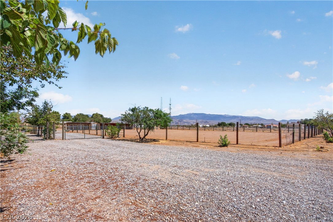 3460 East Navajo Boulevard Property Photo 6