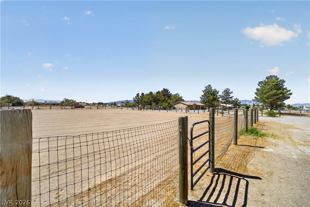 3460 East Navajo Boulevard Property Photo 11