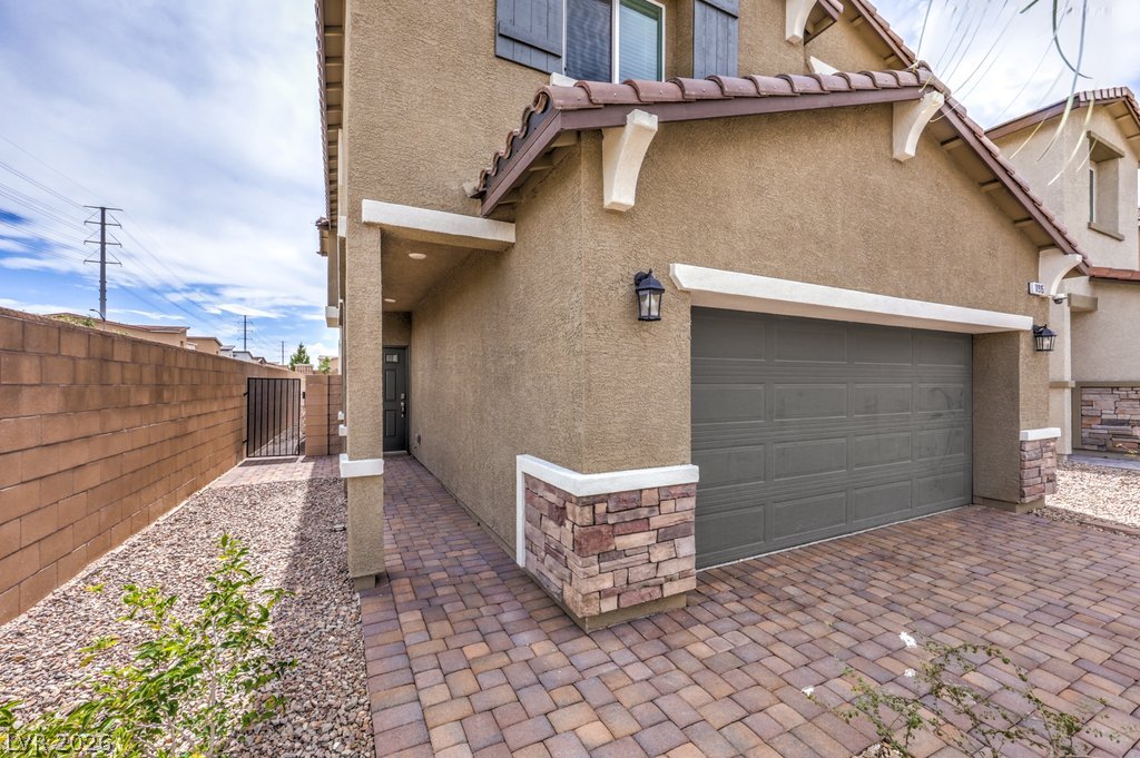 10915 Bristol Park Avenue Property Photo 4