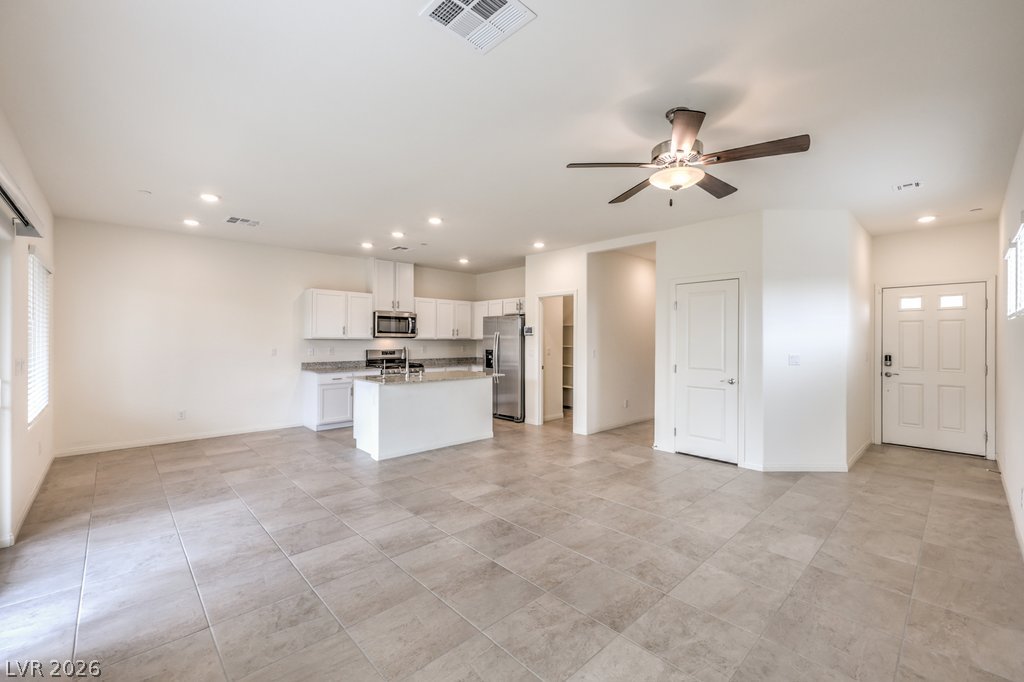 10915 Bristol Park Avenue Property Photo 7