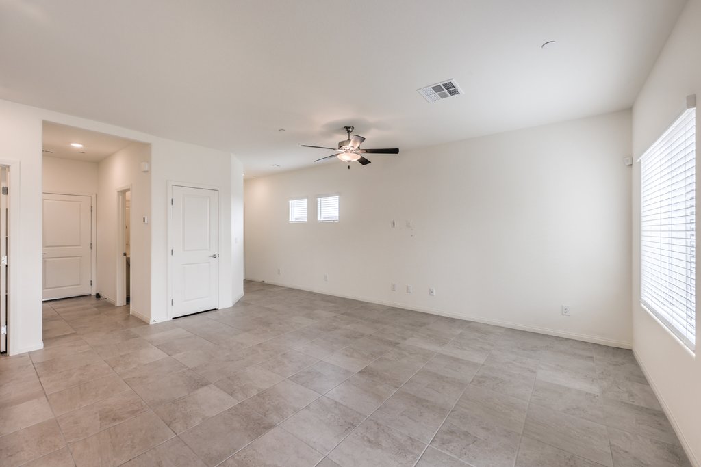 10915 Bristol Park Avenue Property Photo 8