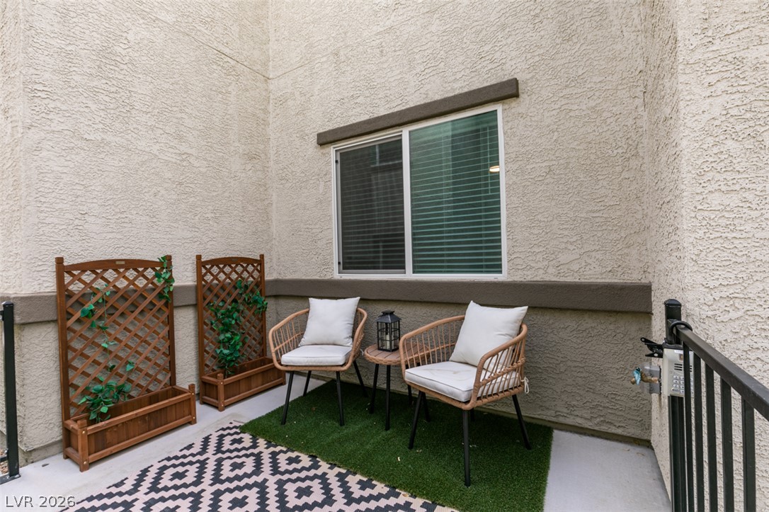 2728 Tahiti Grape Way 2 Property Photo 2