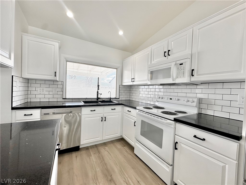 401 Holcomb Circle Property Photo 12