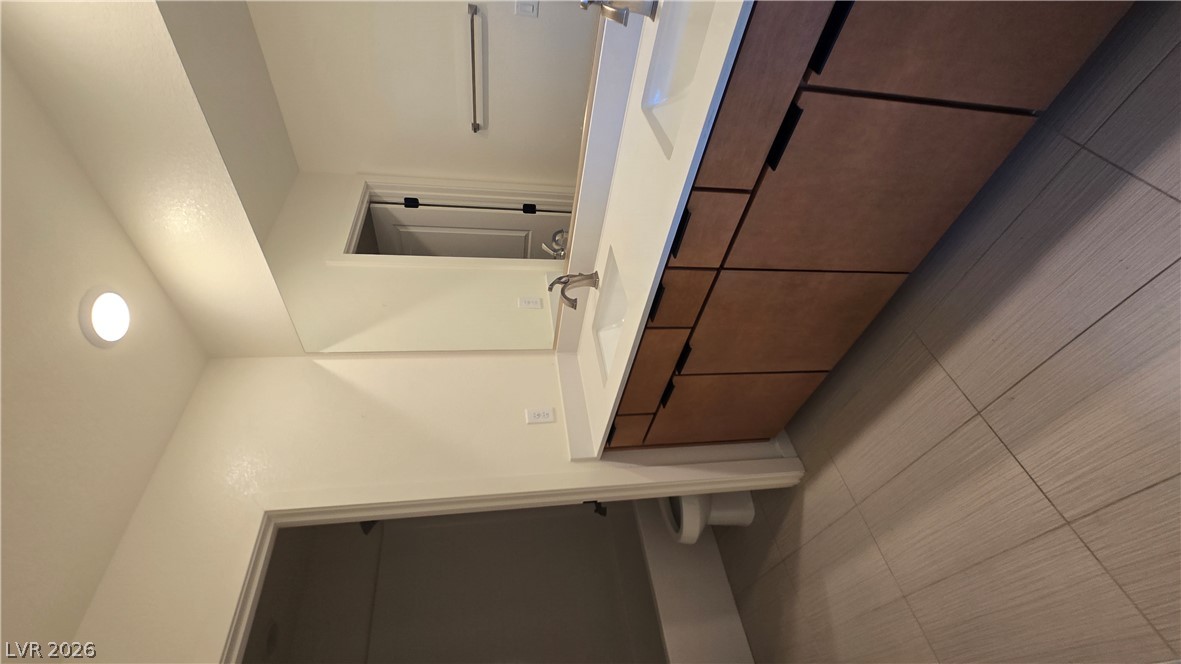 762 Elstree Court Property Photo 12