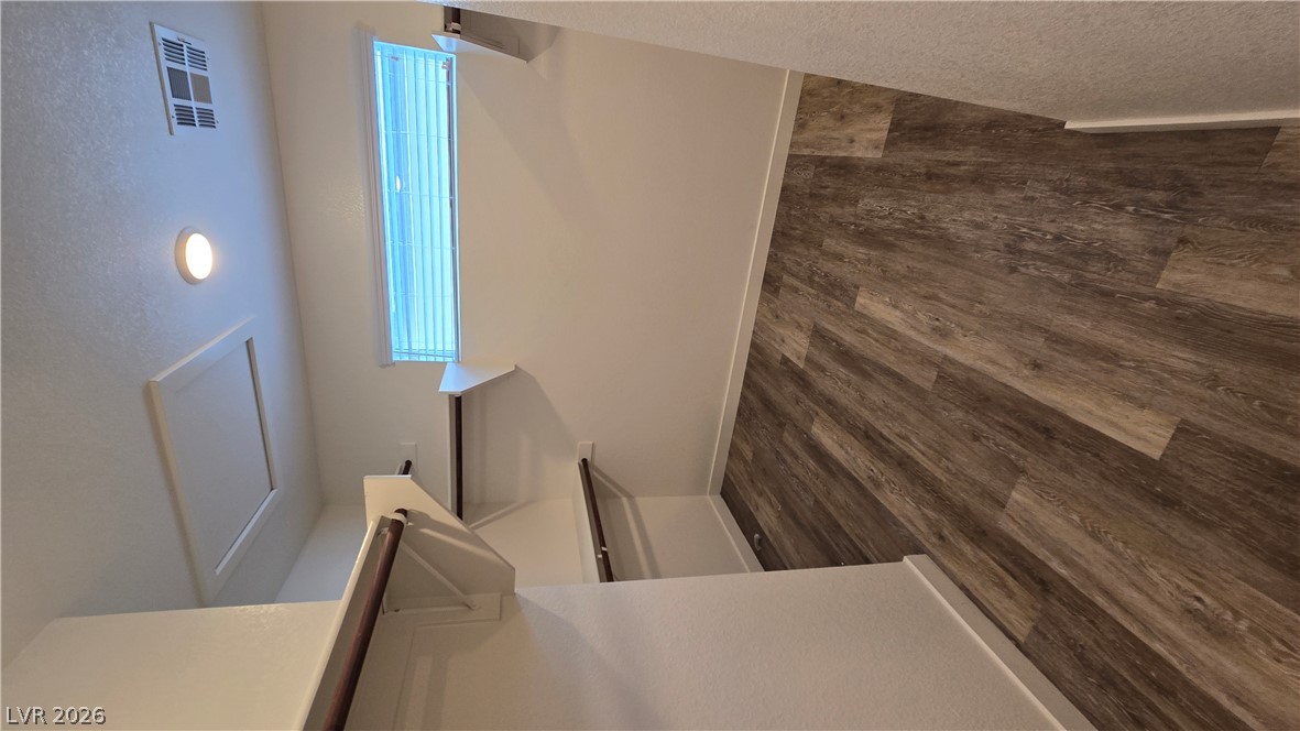 762 Elstree Court Property Photo 18