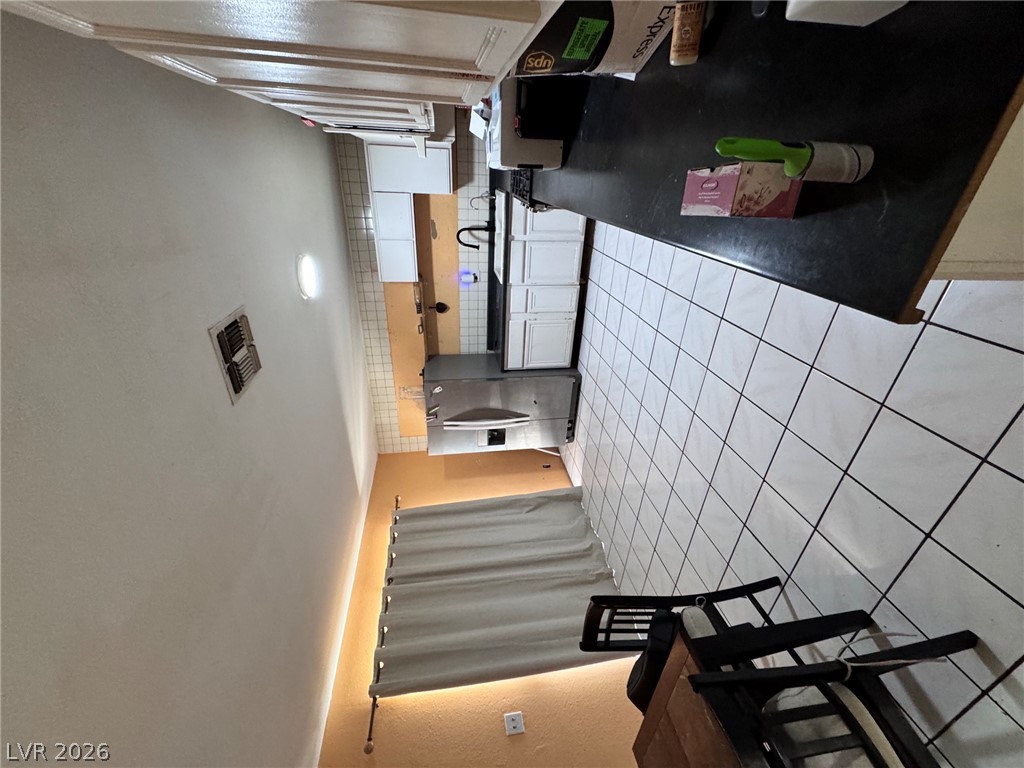 1004 Newport Street Property Photo 6