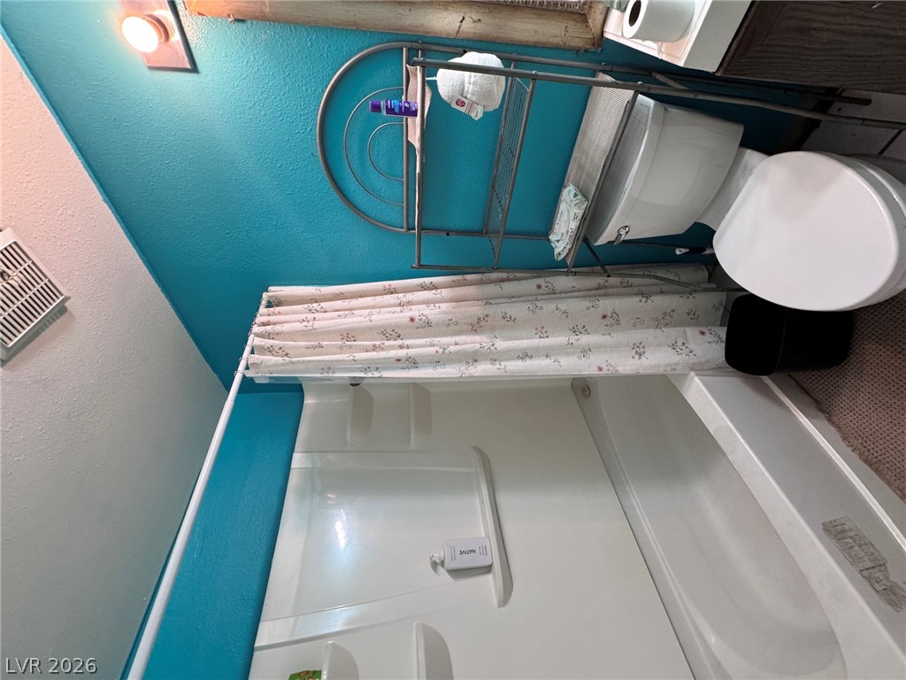 1004 Newport Street Property Photo 10