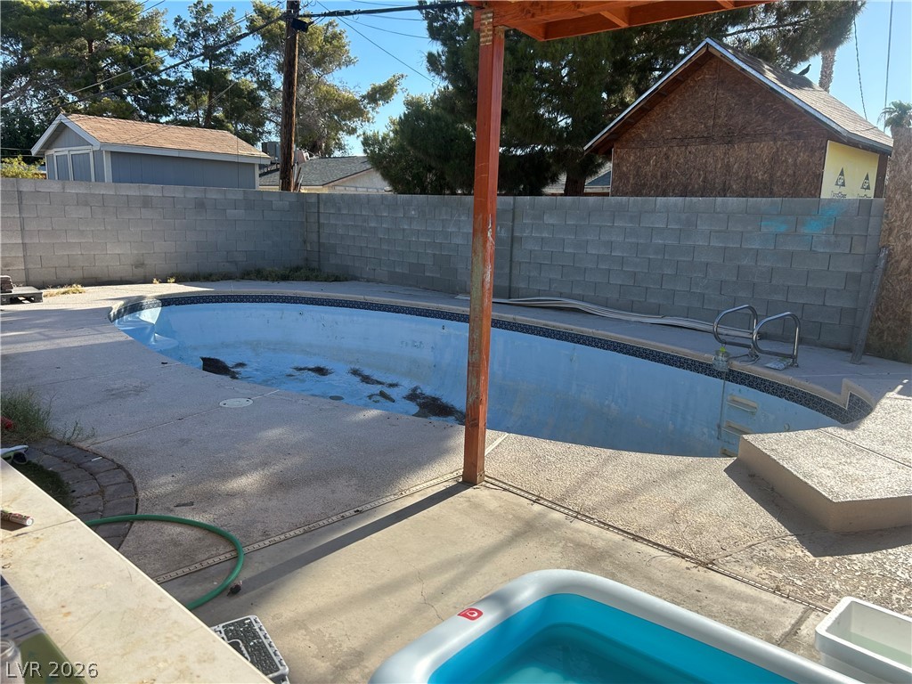 1004 Newport Street Property Photo 22
