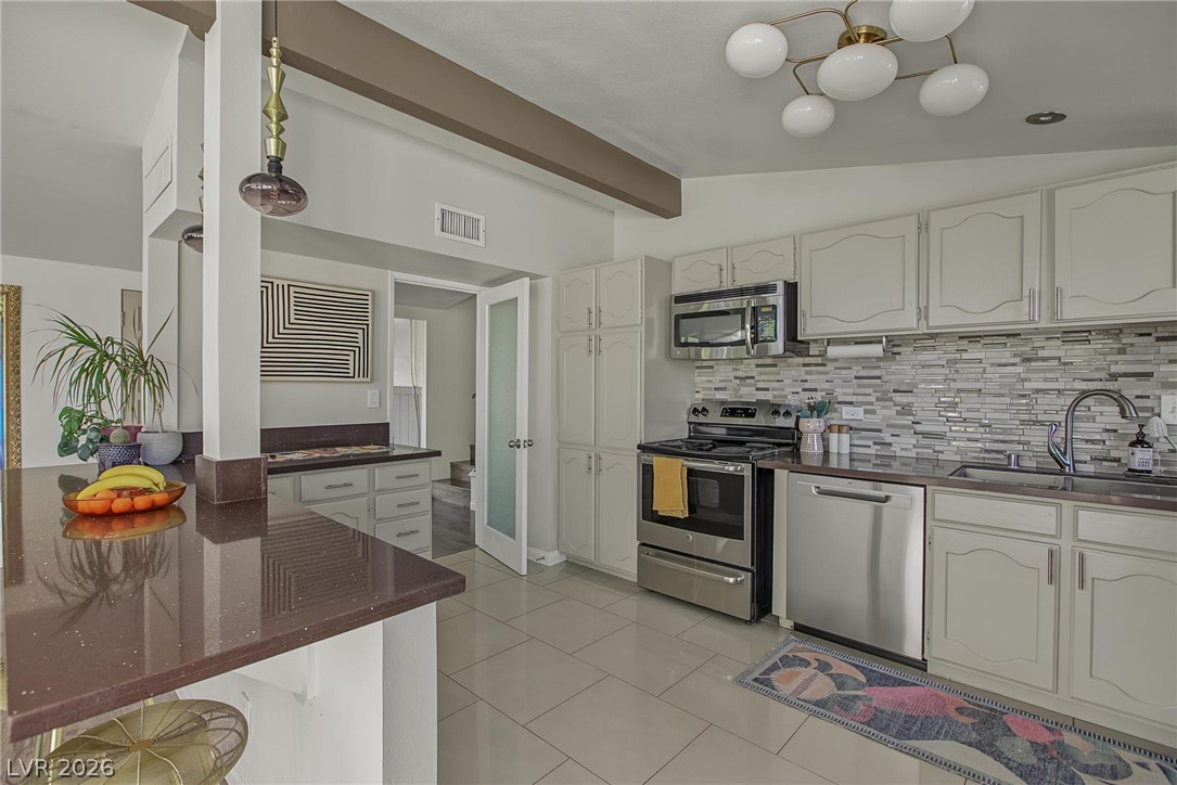 1663 Pawnee Drive Property Photo 10