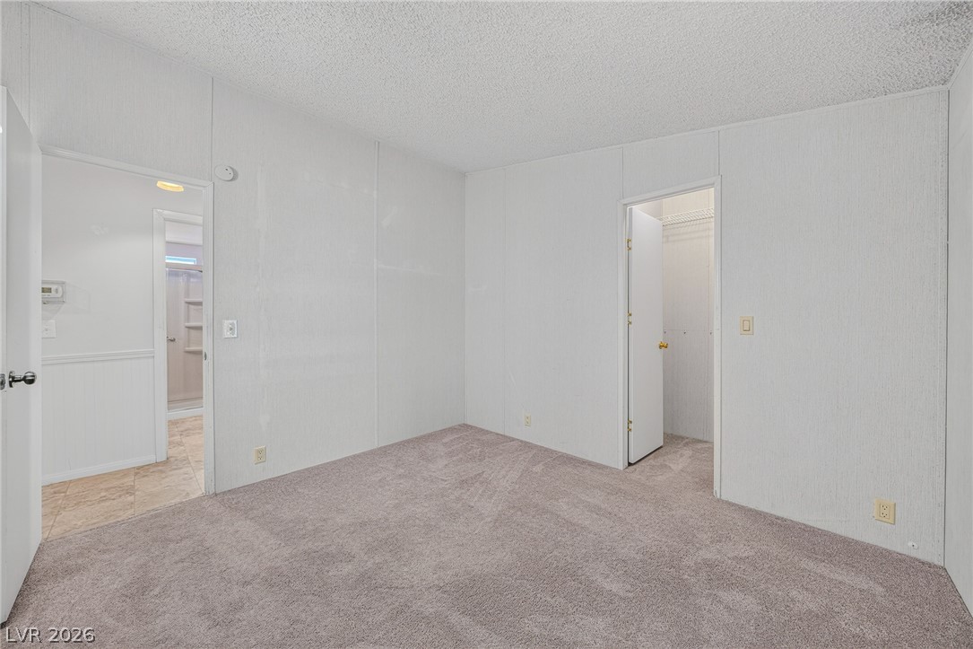 51 Russell Property Photo 33