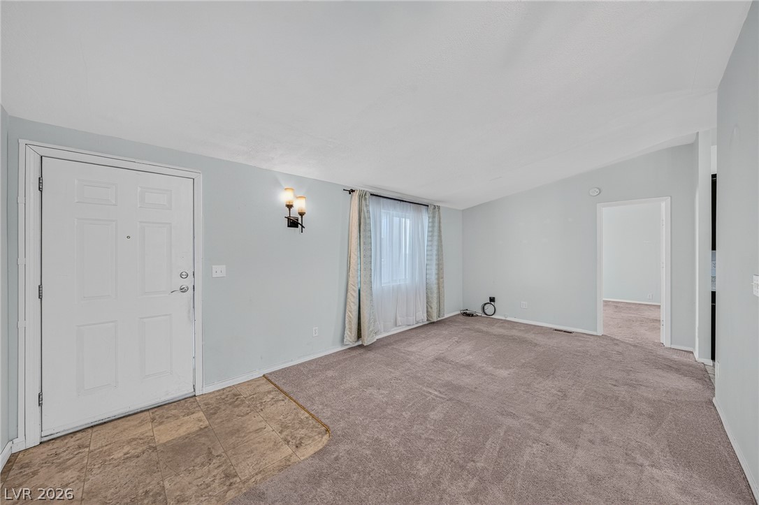 51 Russell Property Photo 35