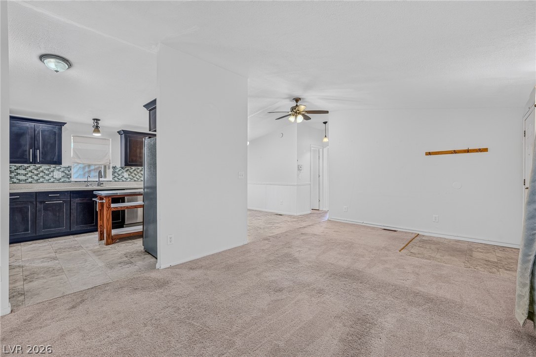 51 Russell Property Photo 37