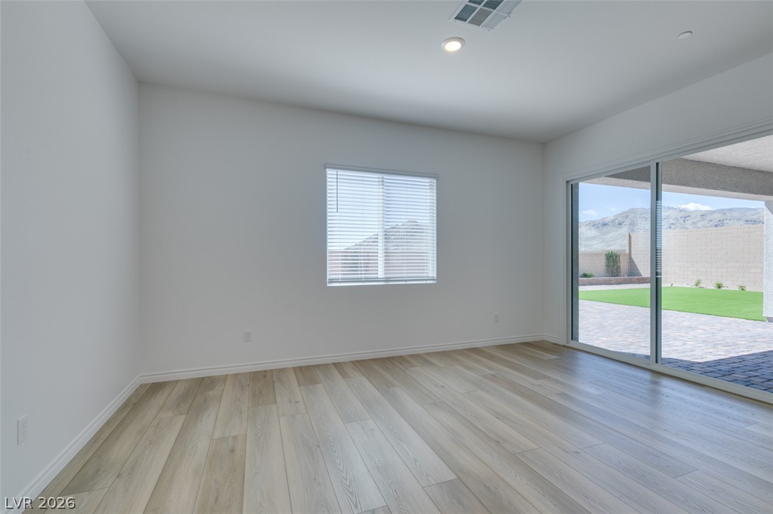 10869 Grace Landing Avenue Property Photo 15