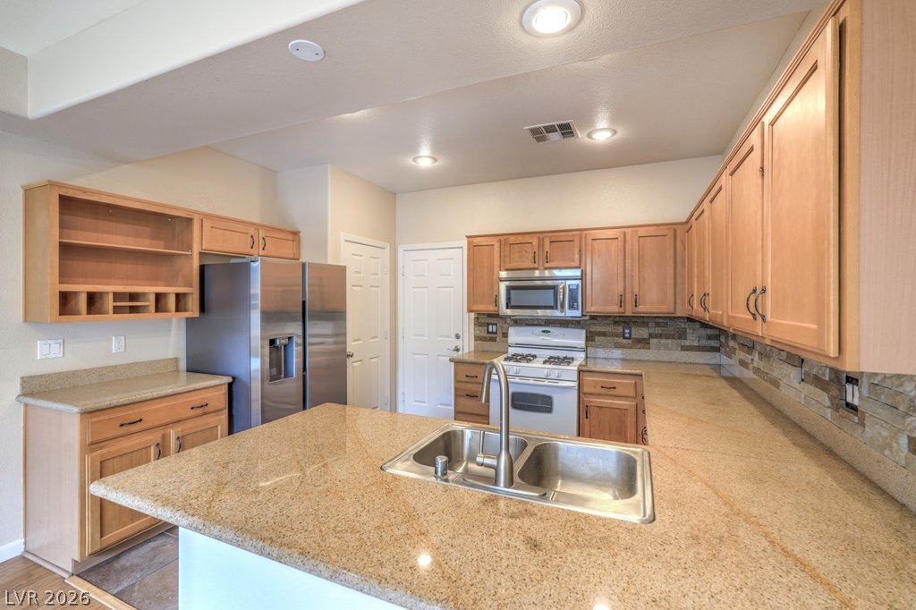 8684 Rowland Bluff Avenue Property Photo 17