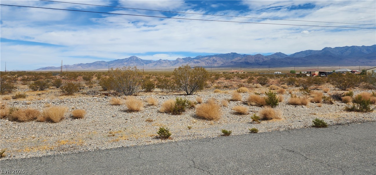 521/581 East Train Way Property Photo 3