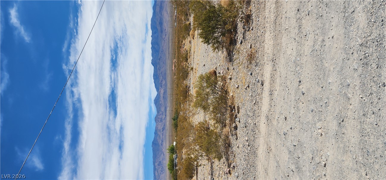 521/581 East Train Way Property Photo 11
