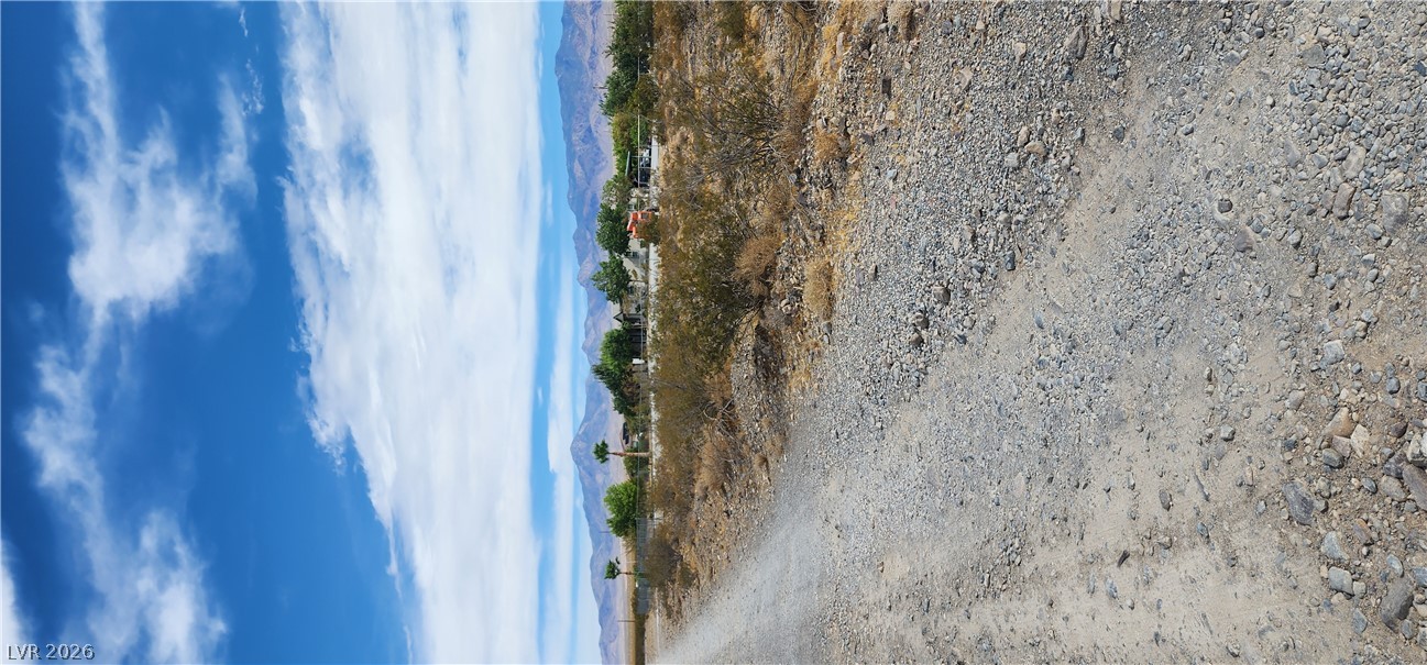 521/581 East Train Way Property Photo 13