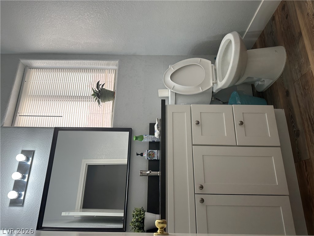 8901 Kingswood Drive Property Photo 14
