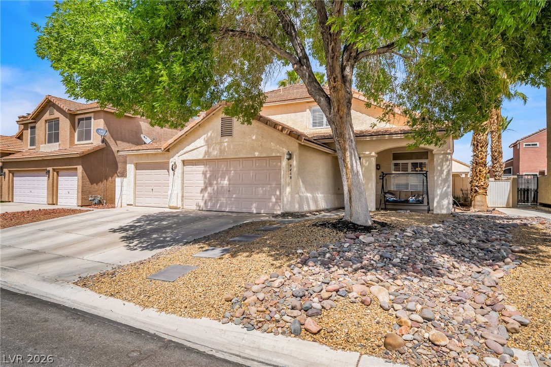 9468 Coral Shine Court Property Photo 4