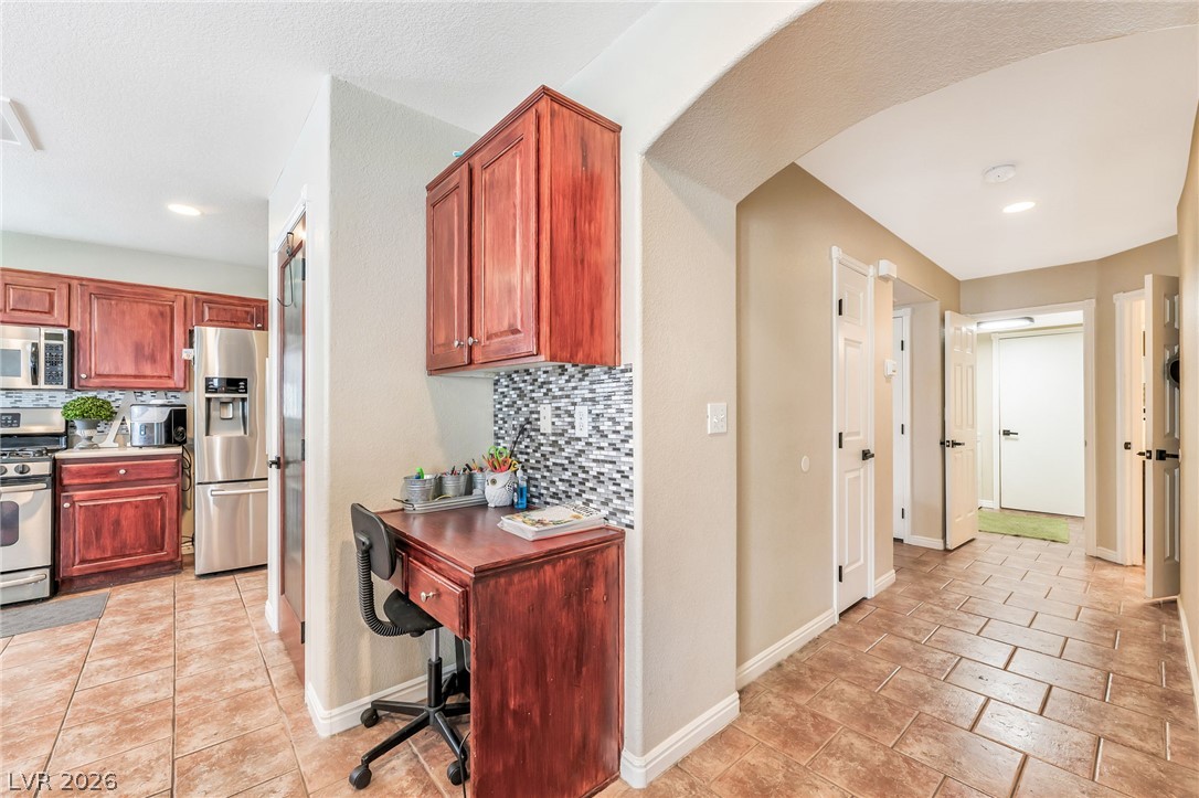 9468 Coral Shine Court Property Photo 24