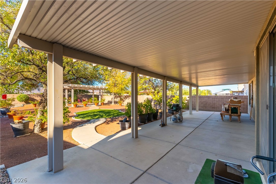 1412 Danielle Rebecca Avenue Property Photo 2
