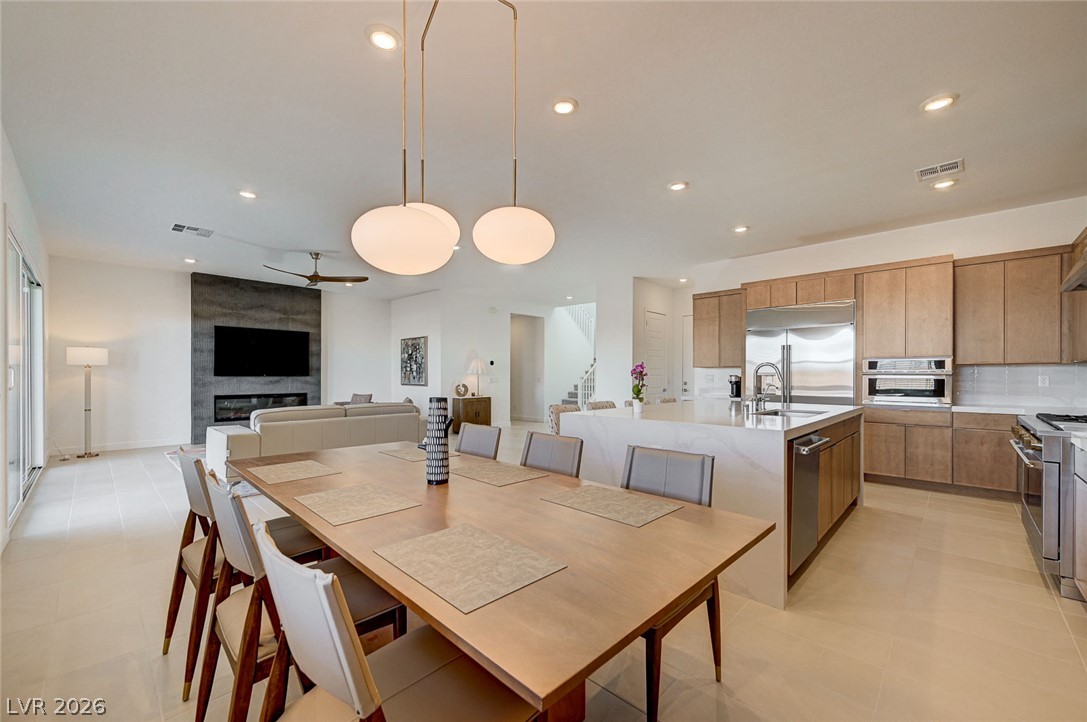 10022 Decano Ridge Street Property Photo 10