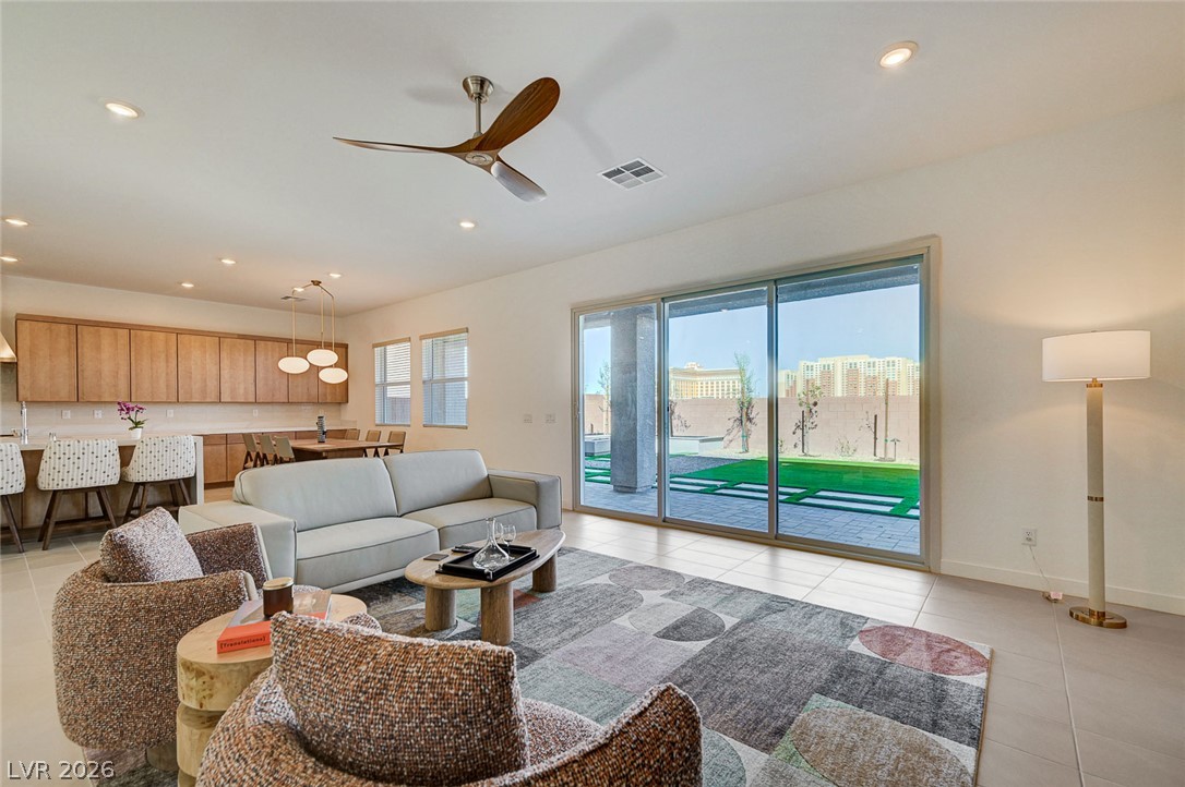 10022 Decano Ridge Street Property Photo 15