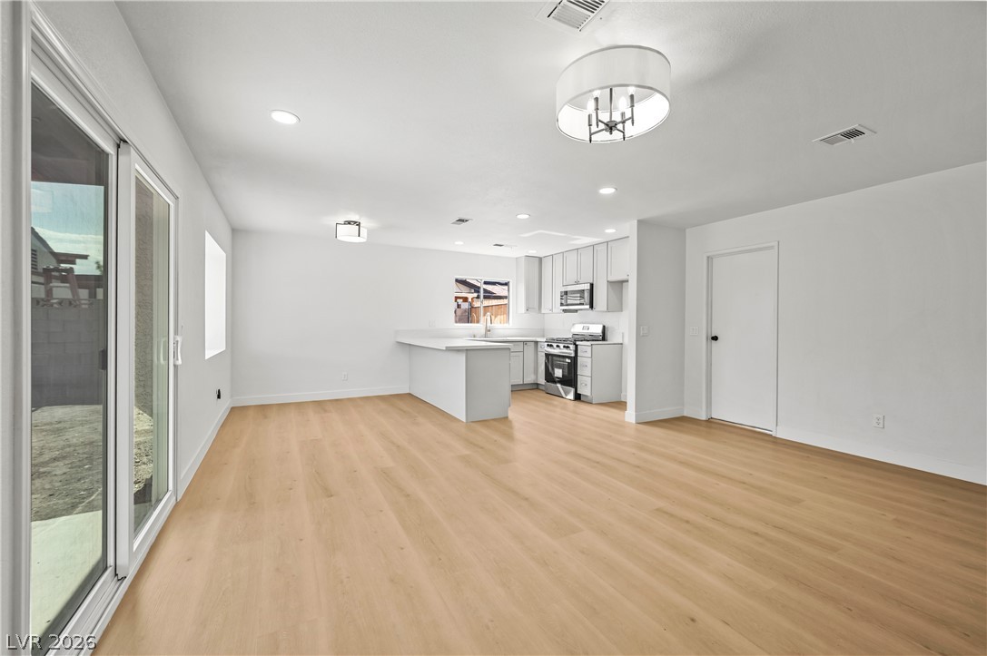 544 East Rolly Street Property Photo 5