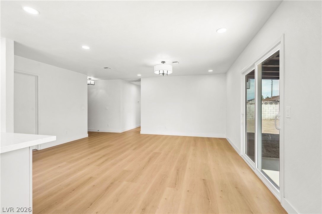 544 East Rolly Street Property Photo 6