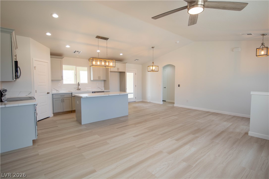 3925 North Mayfield Ranch Road Property Photo 5