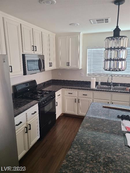 4739 Golden Shimmer Avenue Property Photo 2