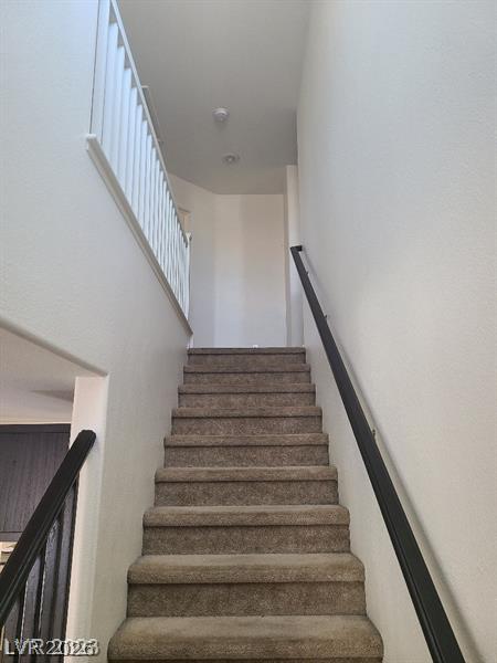 4739 Golden Shimmer Avenue Property Photo 7