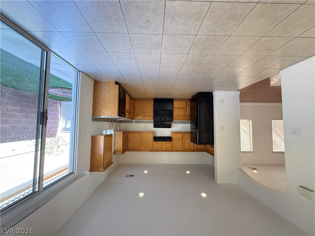 5872 Sakhalin Avenue Property Photo 6