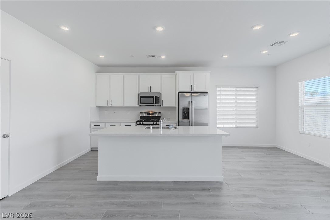 9934 Kimura Hills Avenue Property Photo 3