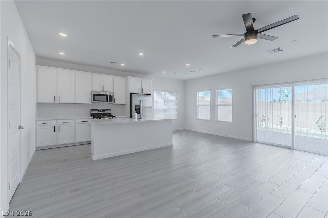 9934 Kimura Hills Avenue Property Photo 4