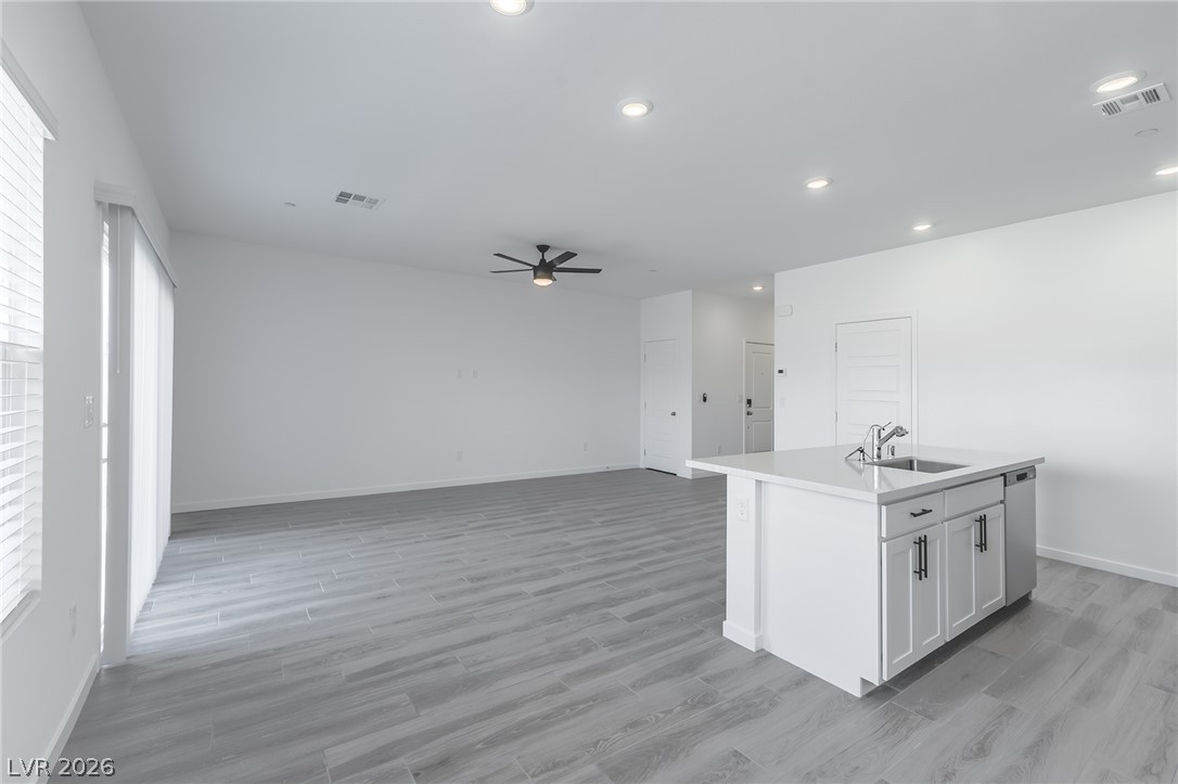 9934 Kimura Hills Avenue Property Photo 5